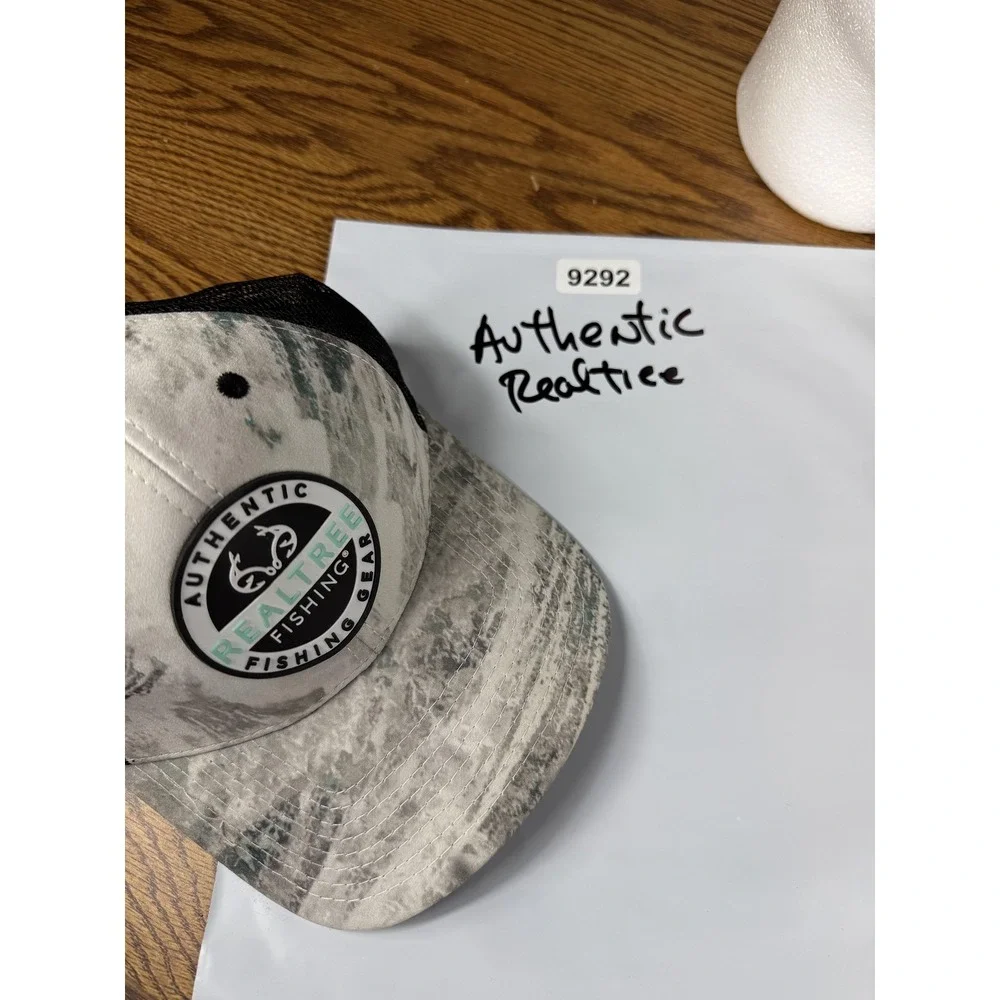 Realtree Hat Cap Snap Back Mens‎ One Size Gray Black Trucker Mesh Patch Fishing